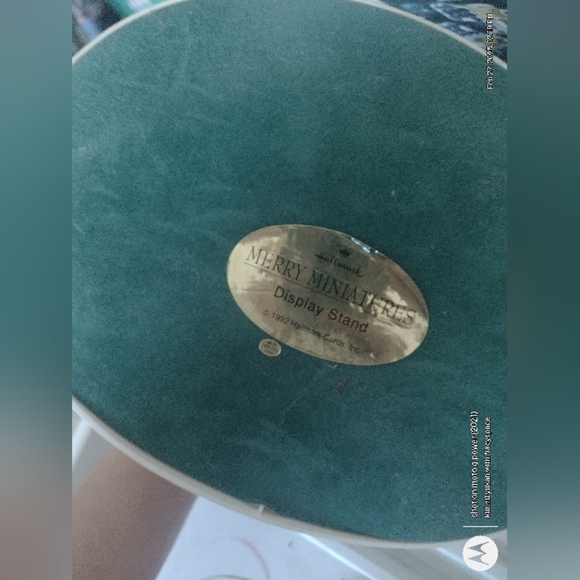 Vintage Hallmark Merry Miniature Display Stand 1993 - Picture 7 of 7